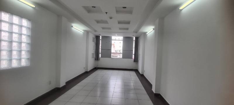 cho thue van phong tang lung + 1/2 lau 2 va lau 5 mat tien duong